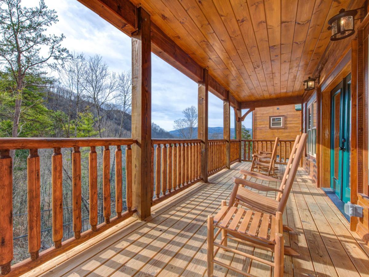 Gatlinburg Escape, 5 Bedrooms, Hot Tub, Arcade, Game Room, Sleeps 16 Buitenkant foto