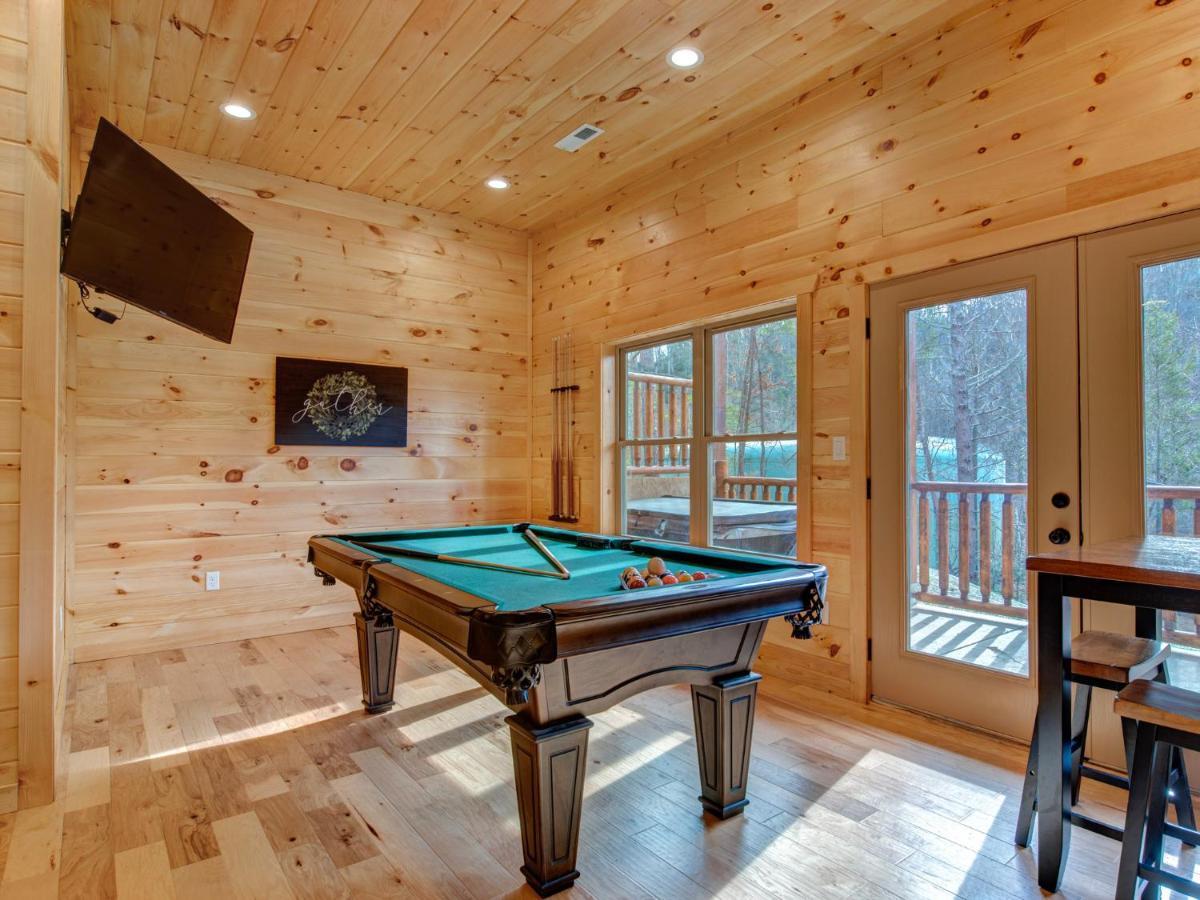 Gatlinburg Escape, 5 Bedrooms, Hot Tub, Arcade, Game Room, Sleeps 16 Buitenkant foto