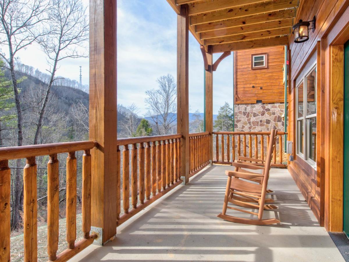 Gatlinburg Escape, 5 Bedrooms, Hot Tub, Arcade, Game Room, Sleeps 16 Buitenkant foto