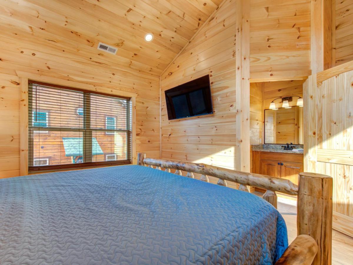 Gatlinburg Escape, 5 Bedrooms, Hot Tub, Arcade, Game Room, Sleeps 16 Buitenkant foto