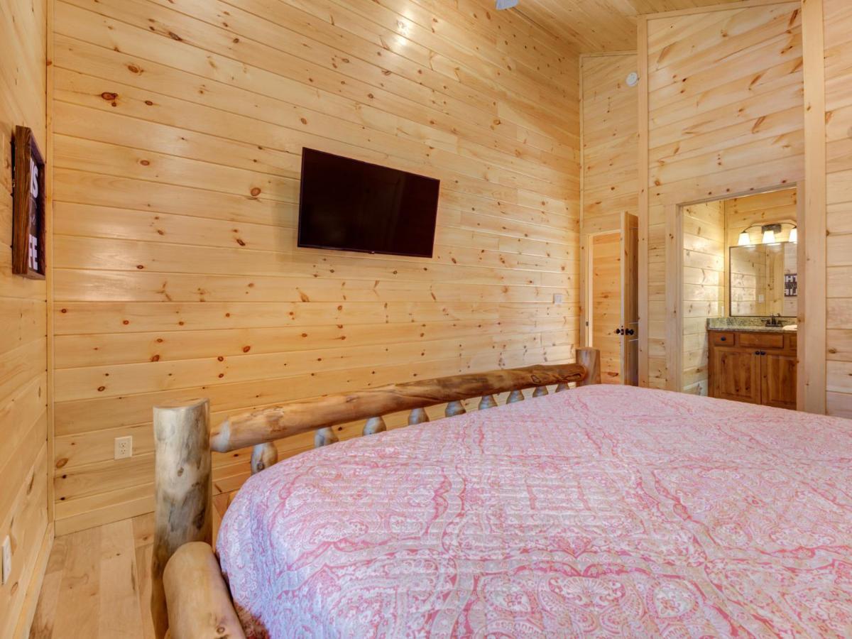 Gatlinburg Escape, 5 Bedrooms, Hot Tub, Arcade, Game Room, Sleeps 16 Buitenkant foto